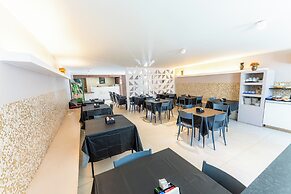 Riviera Hotel by Bsb Inn
