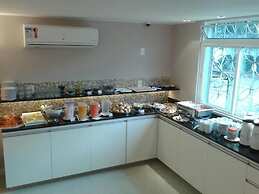 Riviera Hotel by Bsb Inn