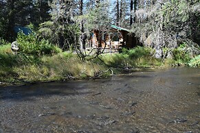 Alaska Creekside Cabins
