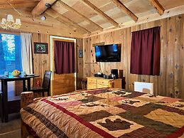 Alaska Creekside Cabins