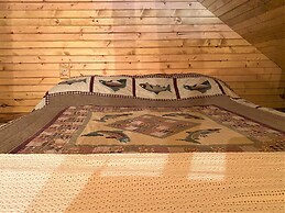 Alaska Creekside Cabins