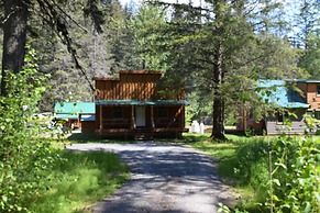 Alaska Creekside Cabins