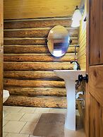 Alaska Creekside Cabins