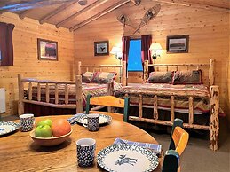 Alaska Creekside Cabins