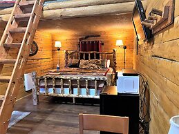Alaska Creekside Cabins