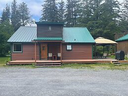 Alaska Creekside Cabins