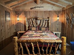 Alaska Creekside Cabins