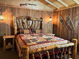 Alaska Creekside Cabins
