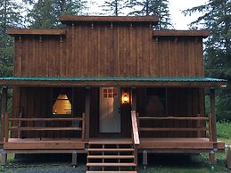 Alaska Creekside Cabins