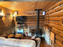 Alaska Creekside Cabins