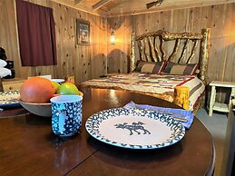 Alaska Creekside Cabins
