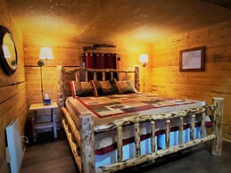 Alaska Creekside Cabins