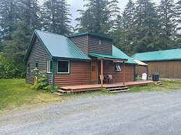 Alaska Creekside Cabins
