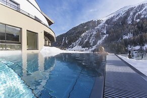 Heart Hotel Grischuna