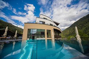 Heart Hotel Grischuna