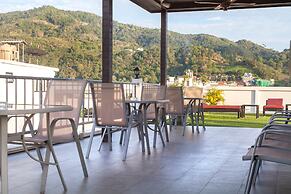 Paripas Patong Resort