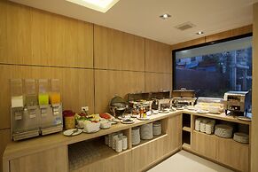 Paripas Patong Resort