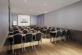 Hotel NEO Dipatiukur - Bandung by ASTON