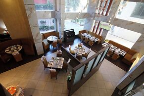 Hotel Gateway Grandeur