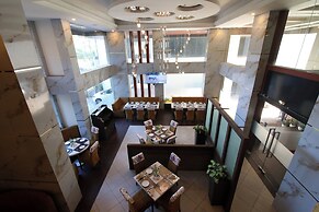 Hotel Gateway Grandeur