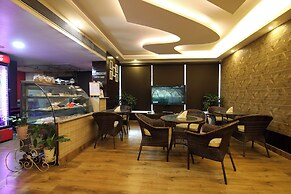 Hotel Gateway Grandeur