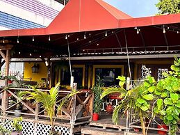 Panama House Bed & Breakfast