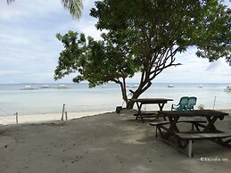 Whites and Greens Beach Resort