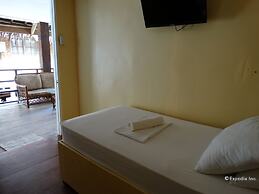 Whites and Greens Beach Resort