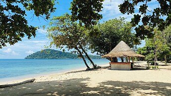 The Tropical Beach Resort