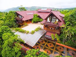 Phu Pha Nam Resort & Spa