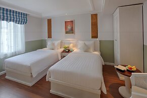 Au Lac Charner Hotel