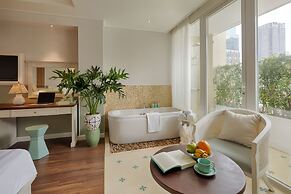 Au Lac Charner Hotel