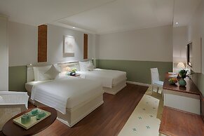 Au Lac Charner Hotel