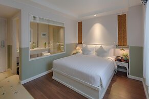 Au Lac Charner Hotel