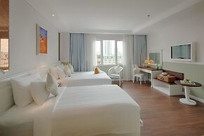 Au Lac Charner Hotel