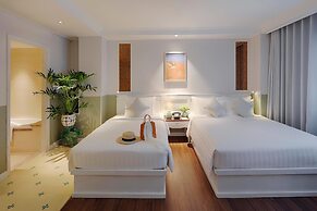 Au Lac Charner Hotel