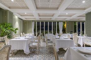 Au Lac Charner Hotel