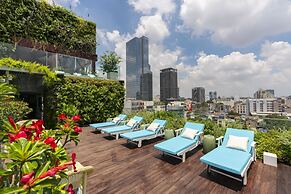 Au Lac Charner Hotel