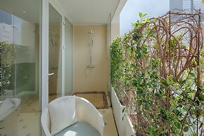 Au Lac Charner Hotel