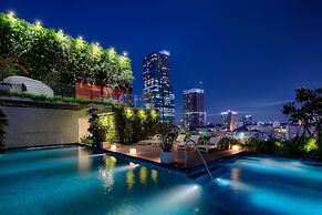 Au Lac Charner Hotel