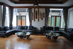 Myitkyina Plam Spring Resort Hotel