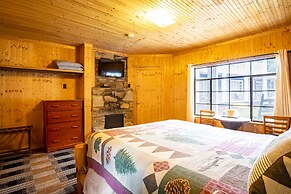 Lloyd's On The River Country Inn By Oyo