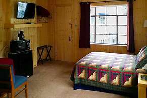 Lloyd's On The River Country Inn By Oyo