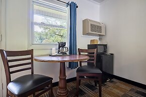 Lloyd's On The River Country Inn By Oyo