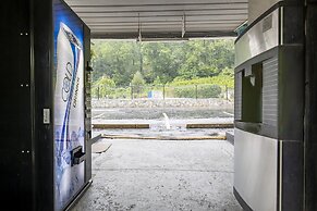 Lloyd's On The River Country Inn By Oyo