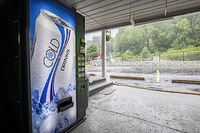 Lloyd's On The River Country Inn By Oyo