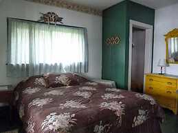 Bruce Bay Cottages & Lighthouse