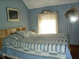 Bruce Bay Cottages & Lighthouse