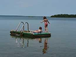Bruce Bay Cottages & Lighthouse