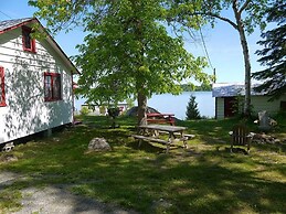 Bruce Bay Cottages & Lighthouse